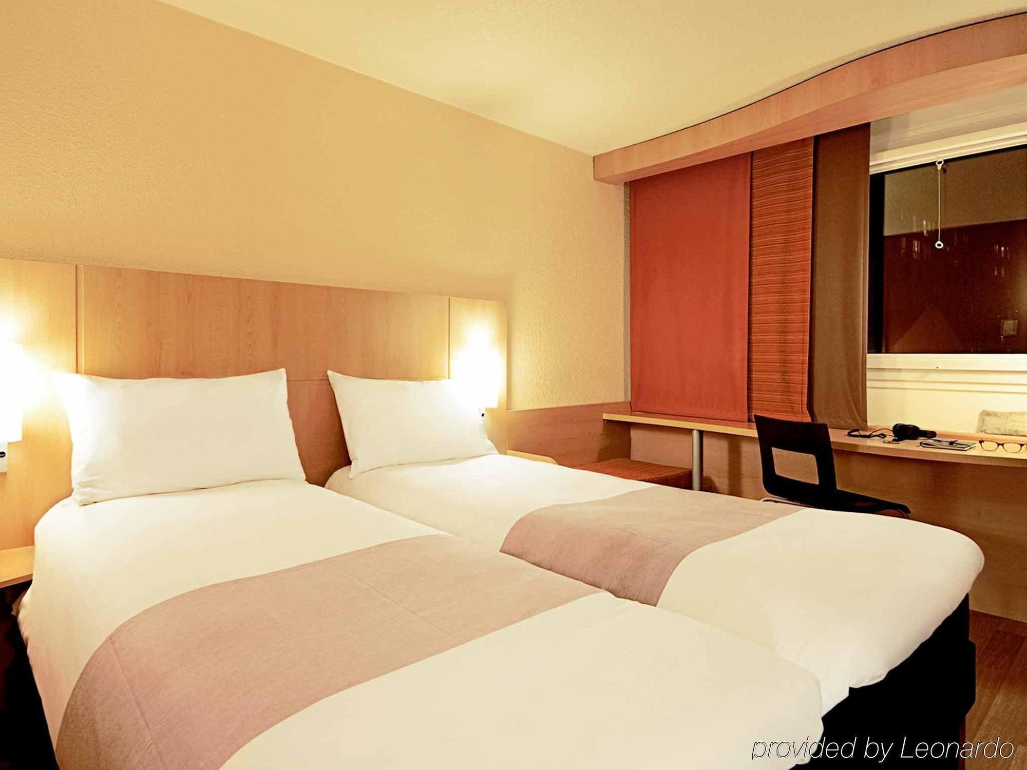 Отель Ibis Dijon Sud Perrigny-les-Dijon Экстерьер фото